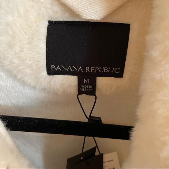 OPEN TO OFFERS NWT Banana Republic Faux Fur Jacket - Picture 6 of 6